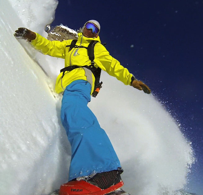 Jeremy Jensen riding True Binding Free on his Grassroots Powdersurfer.